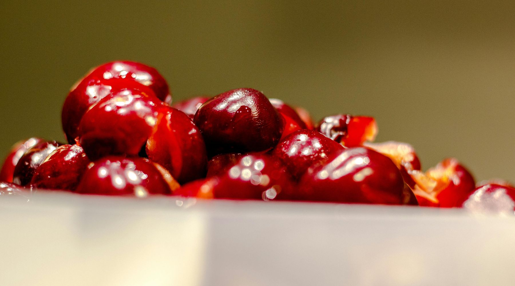 Tart cherry juice for better sleep: what the research says