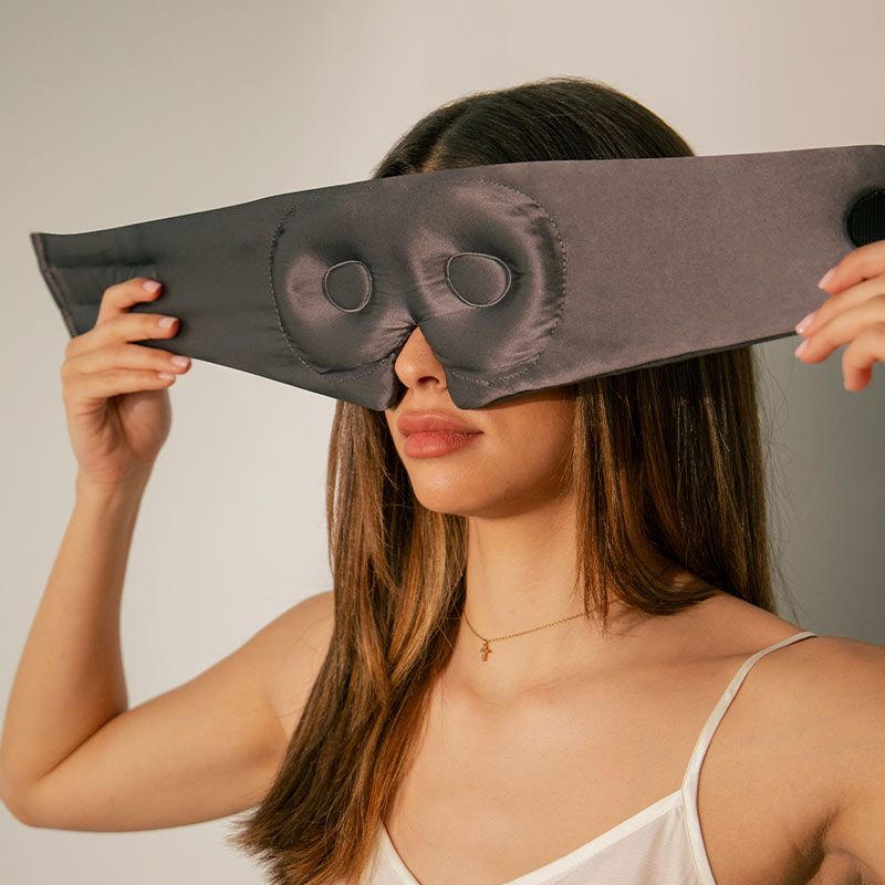 Drowsy-Sleep-Co-Moonlight-Shadow-Eye-Lash-Protecting-Silk-Sleep-Mask-11.jpg__PID:18b46c5e-5aa7-4138-a99b-9843bd73ad10
